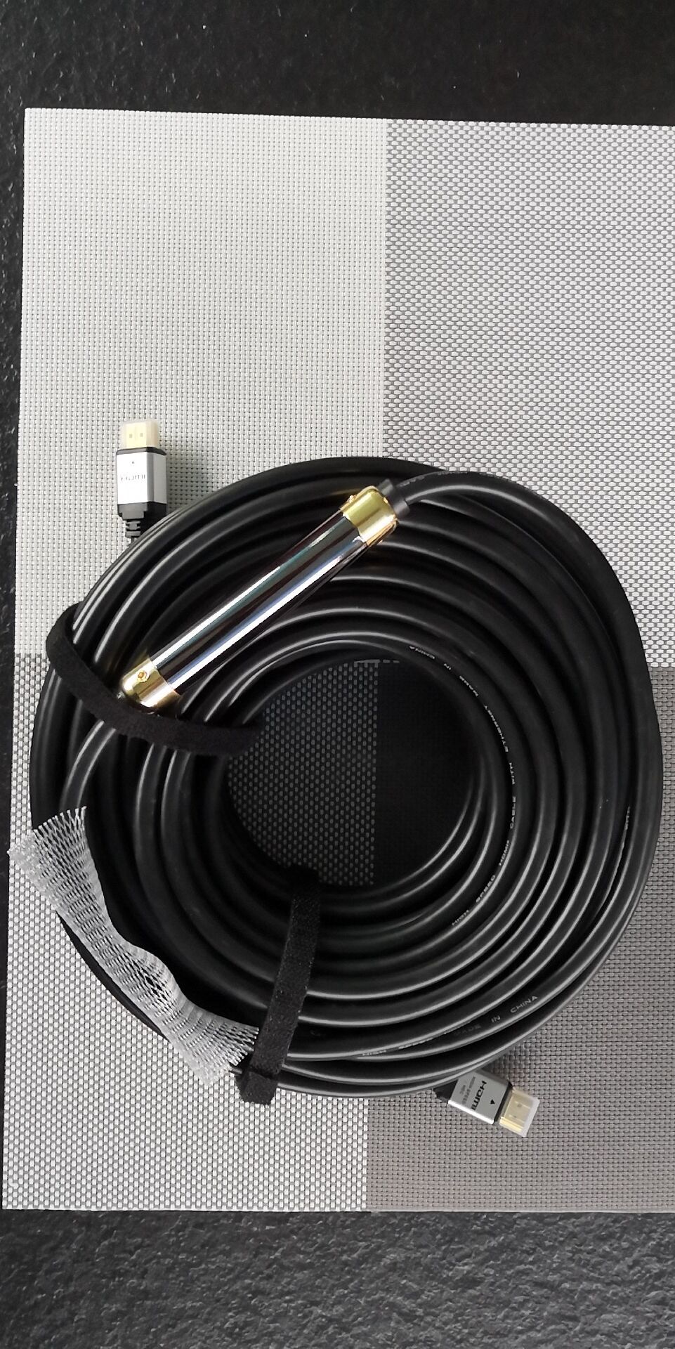 HDMI cable with signal amplified